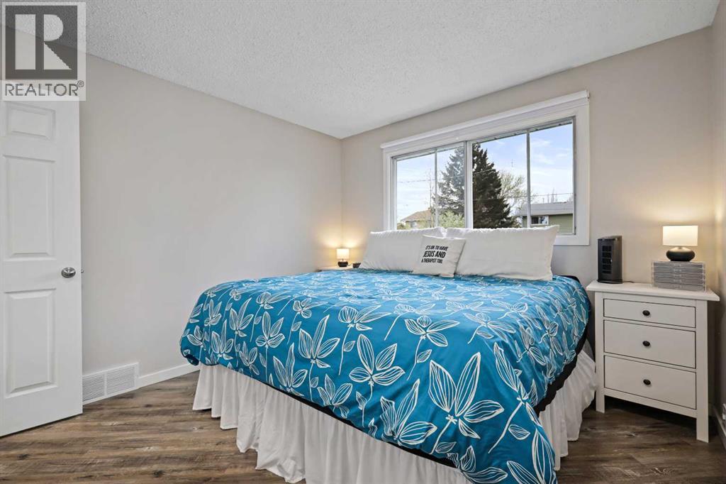 Single Family House Bi-level for Sale in  A Street SE Ogden Calgary 