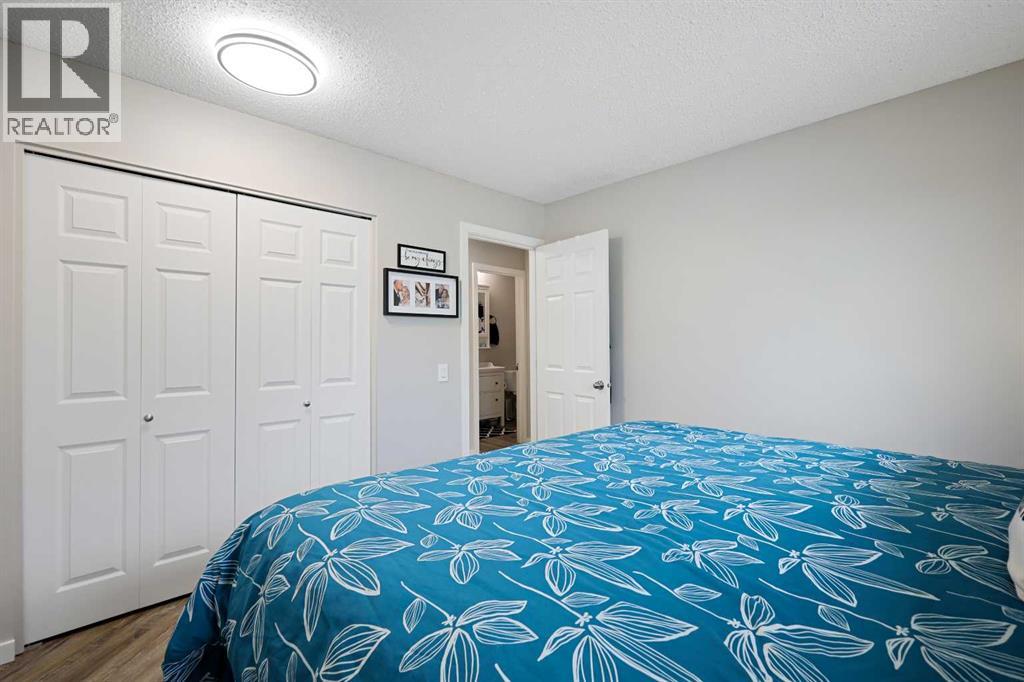 Single Family House Bi-level for Sale in  A Street SE Ogden Calgary 