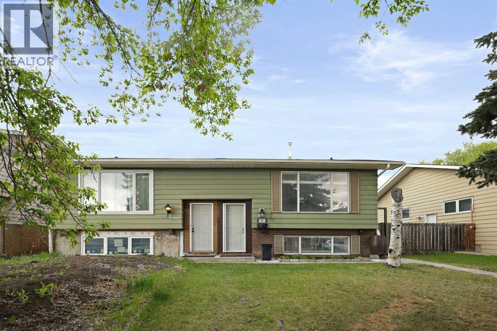 Single Family House Bi-level for Sale in  A Street SE Ogden Calgary 
