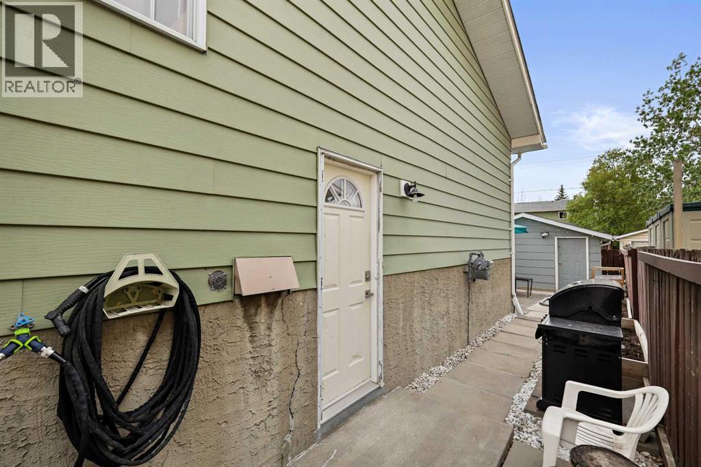Single Family House Bi-level for Sale in  A Street SE Ogden Calgary 