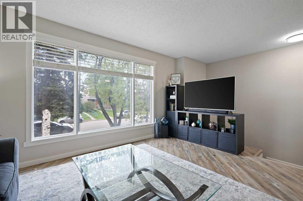 Single Family House Bi-level for Sale in  A Street SE Ogden Calgary 