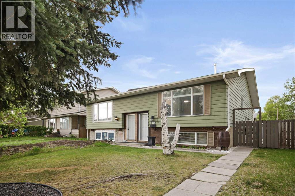 Single Family House Bi-level for Sale in  A Street SE Ogden Calgary 