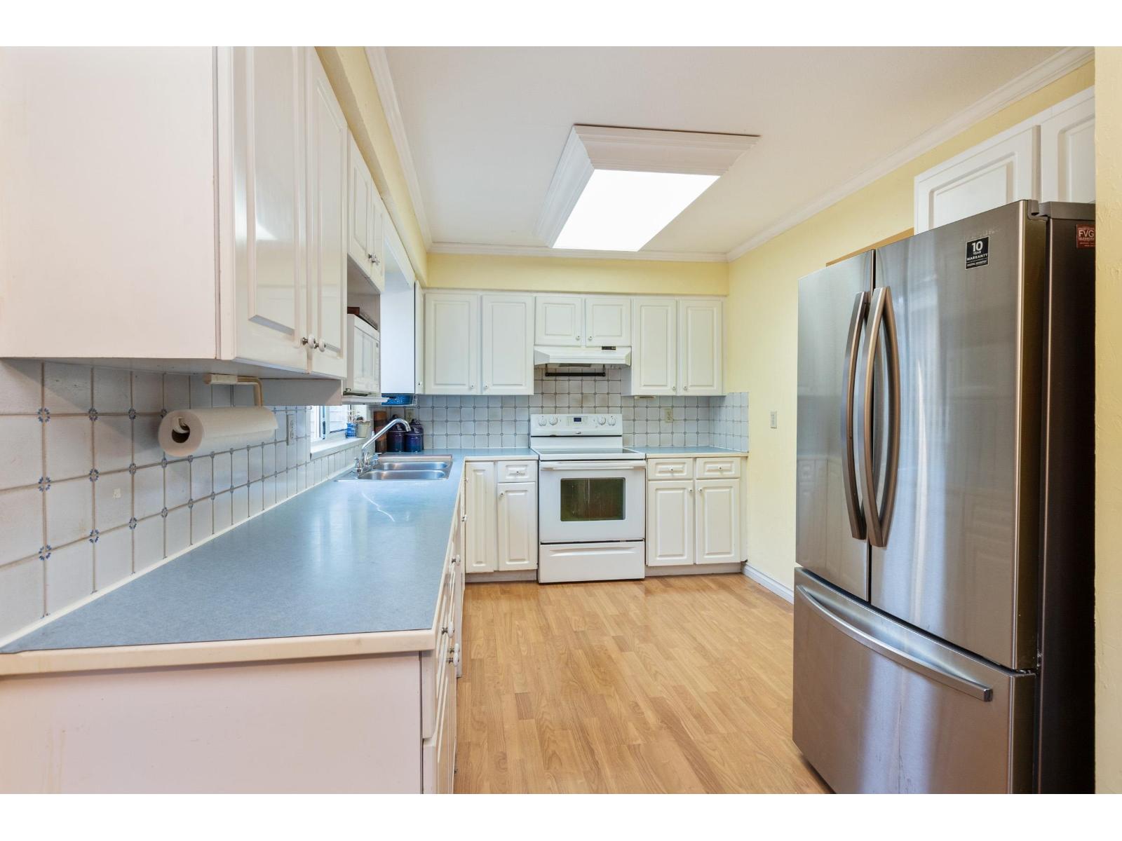 Photo 12 of 102 1744 128 Street, Surrey BC