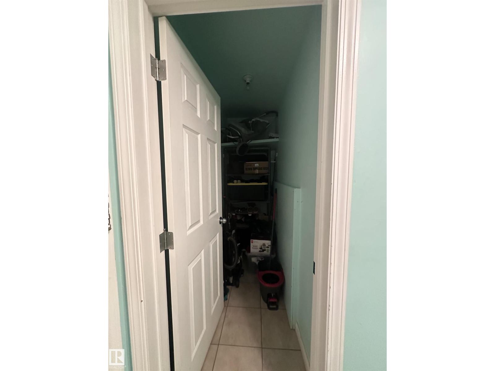 Photo 5 of 6 10640 111 St Nw, Edmonton AB