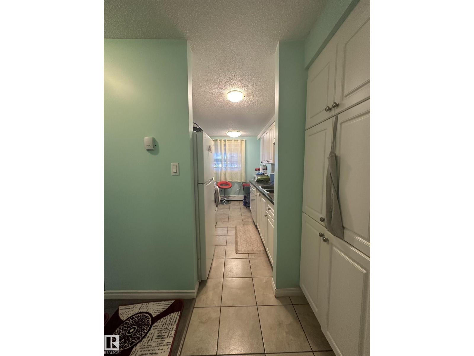 Photo 8 of 6 10640 111 St Nw, Edmonton AB