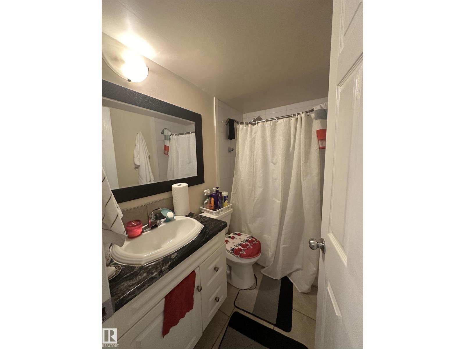 Photo 7 of 6 10640 111 St Nw, Edmonton AB