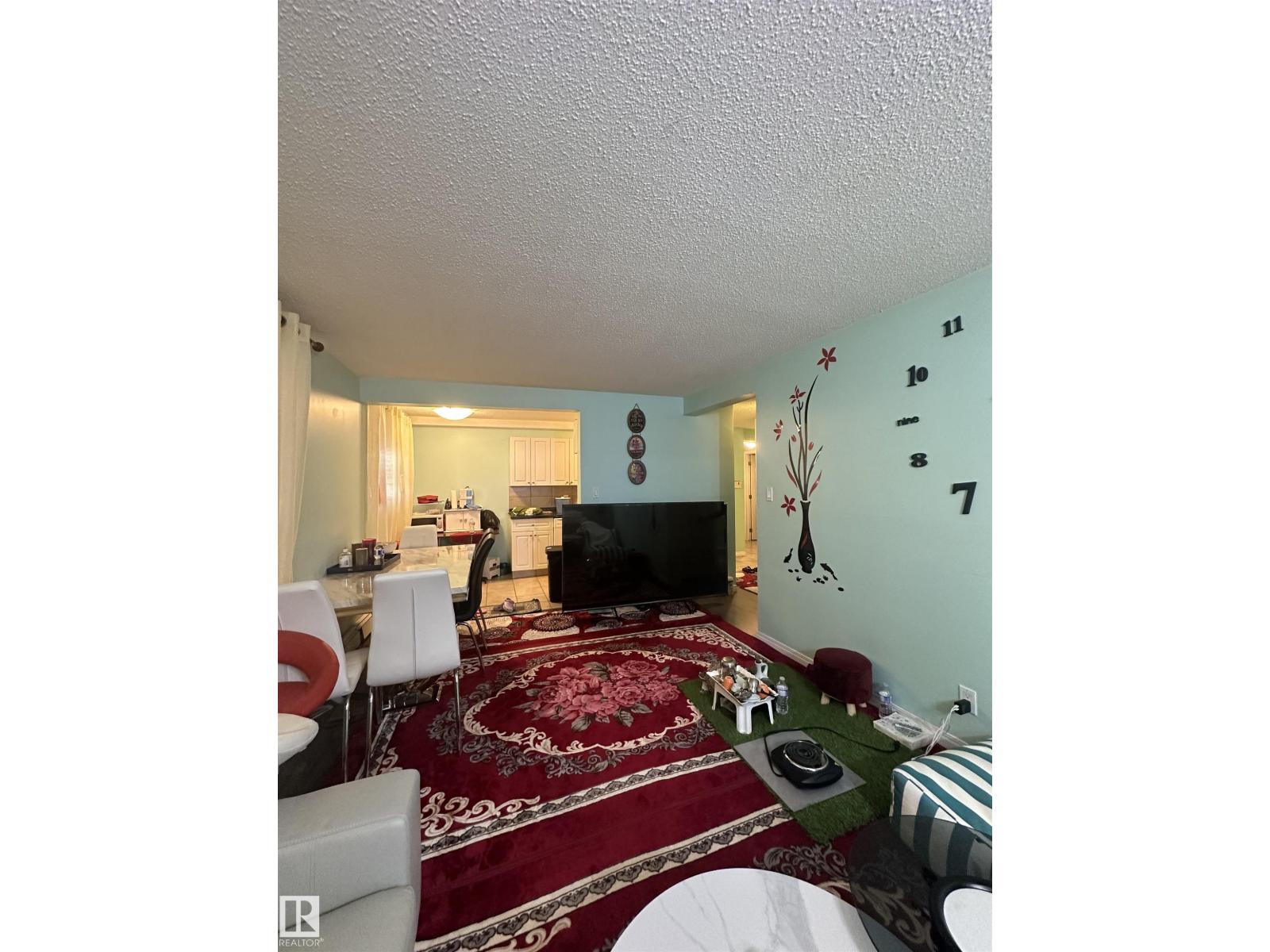 Photo 17 of 6 10640 111 St Nw, Edmonton AB