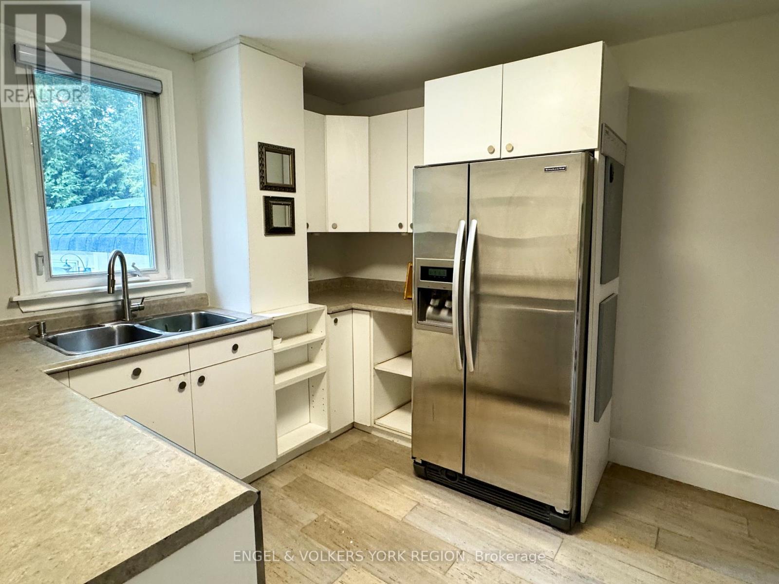 Photo 4 of Main 185 Rumble Avenue, Richmond Hill ON