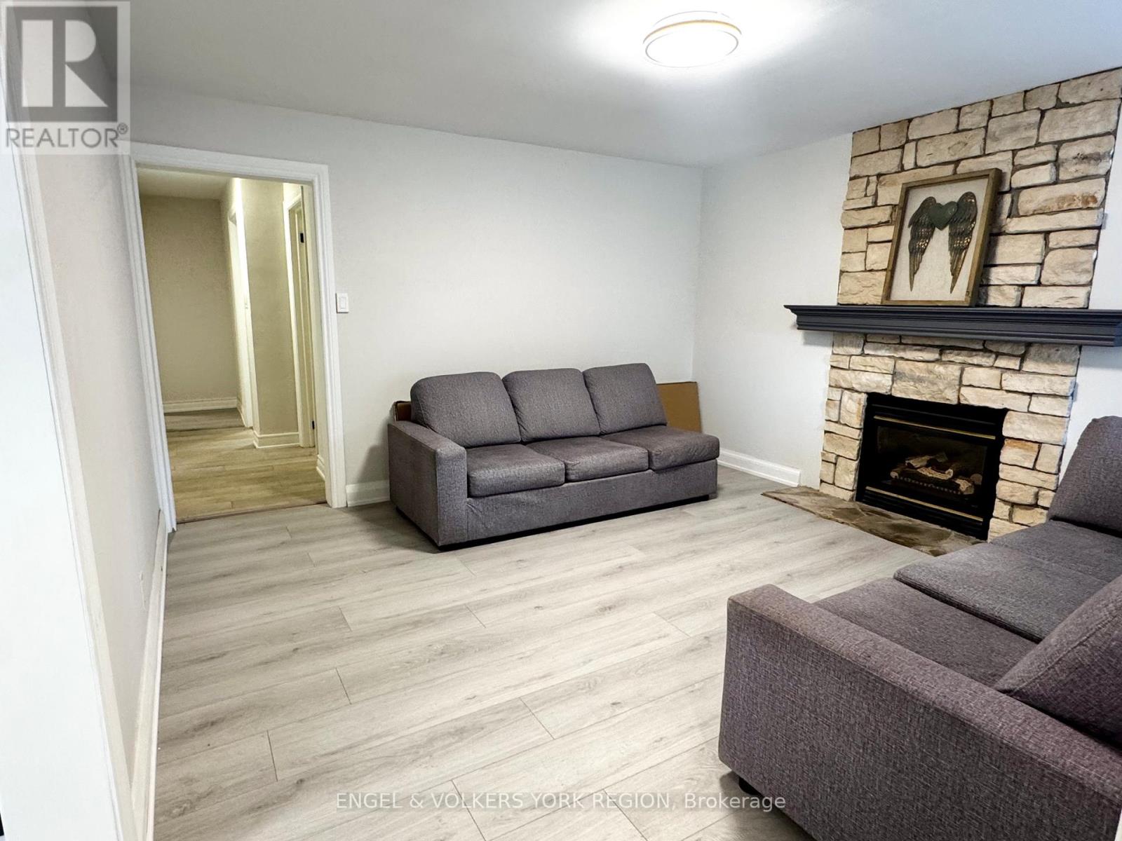 Photo 8 of Main 185 Rumble Avenue, Richmond Hill ON