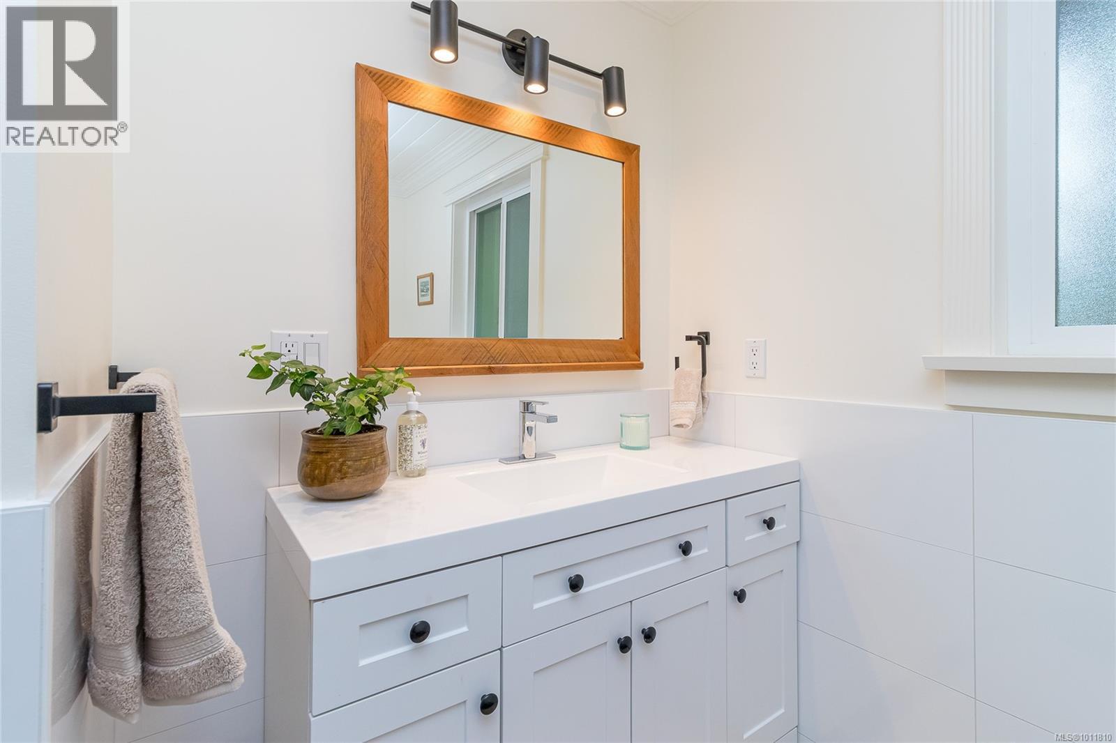 Photo 13 of 5410 Matson Rd, Ladysmith BC