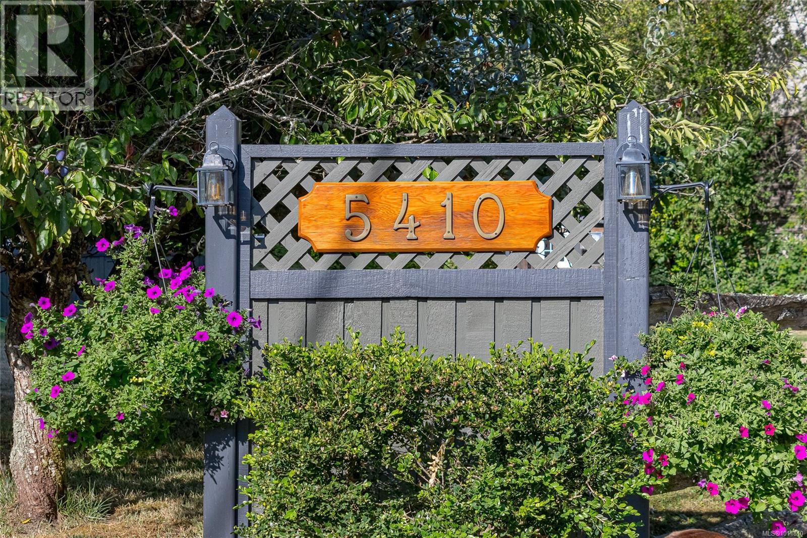 Photo 2 of 5410 Matson Rd, Ladysmith BC