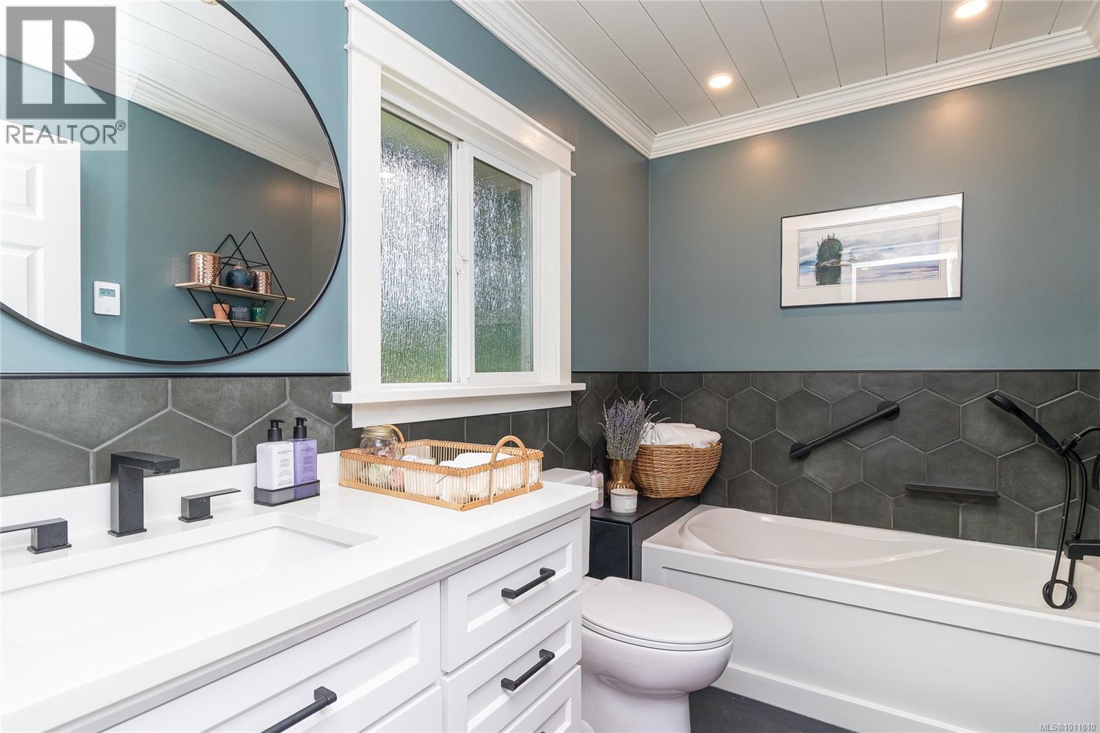 Photo 9 of 5410 Matson Rd, Ladysmith BC
