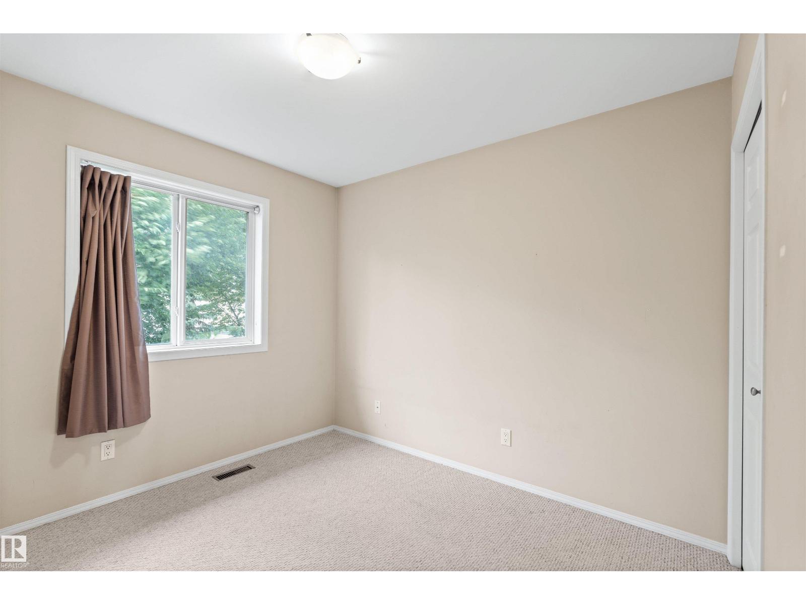 Photo 17 of 10516 108 Av Nw, Edmonton AB