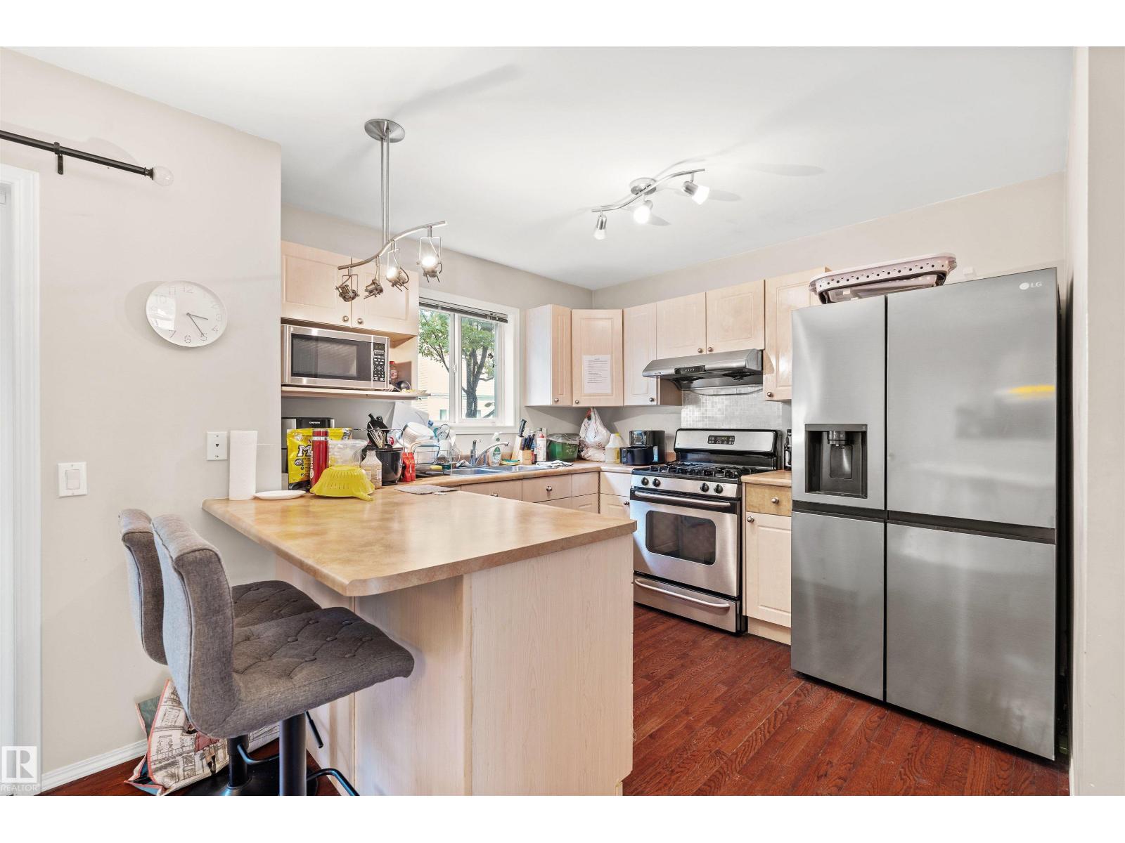 Photo 15 of 10516 108 Av Nw, Edmonton AB