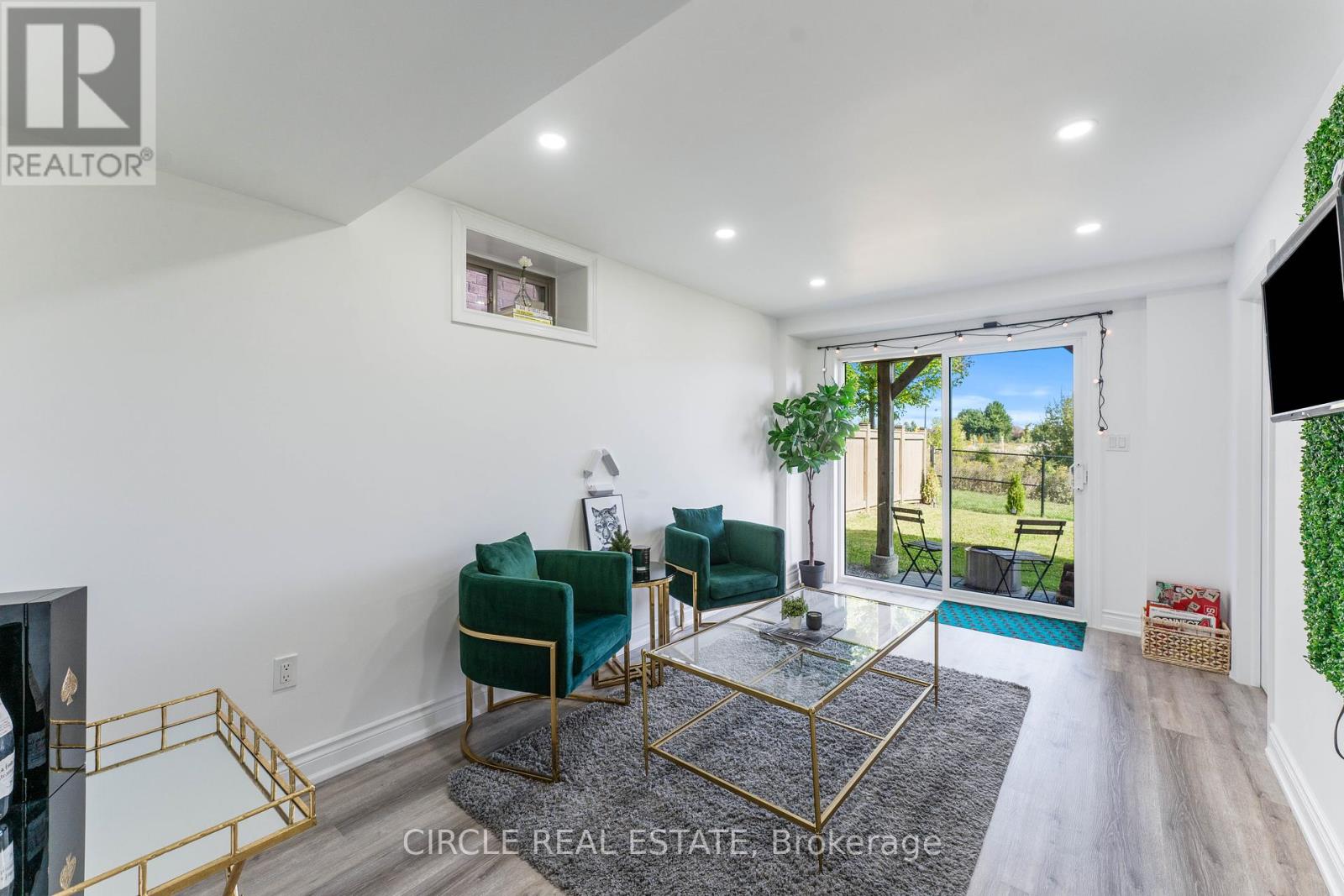 Photo 24 of 65 Hopewell Street, Vaughan ON