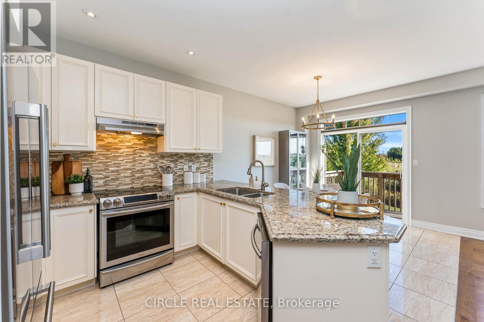 Photo 8 of 65 Hopewell Street, Vaughan ON