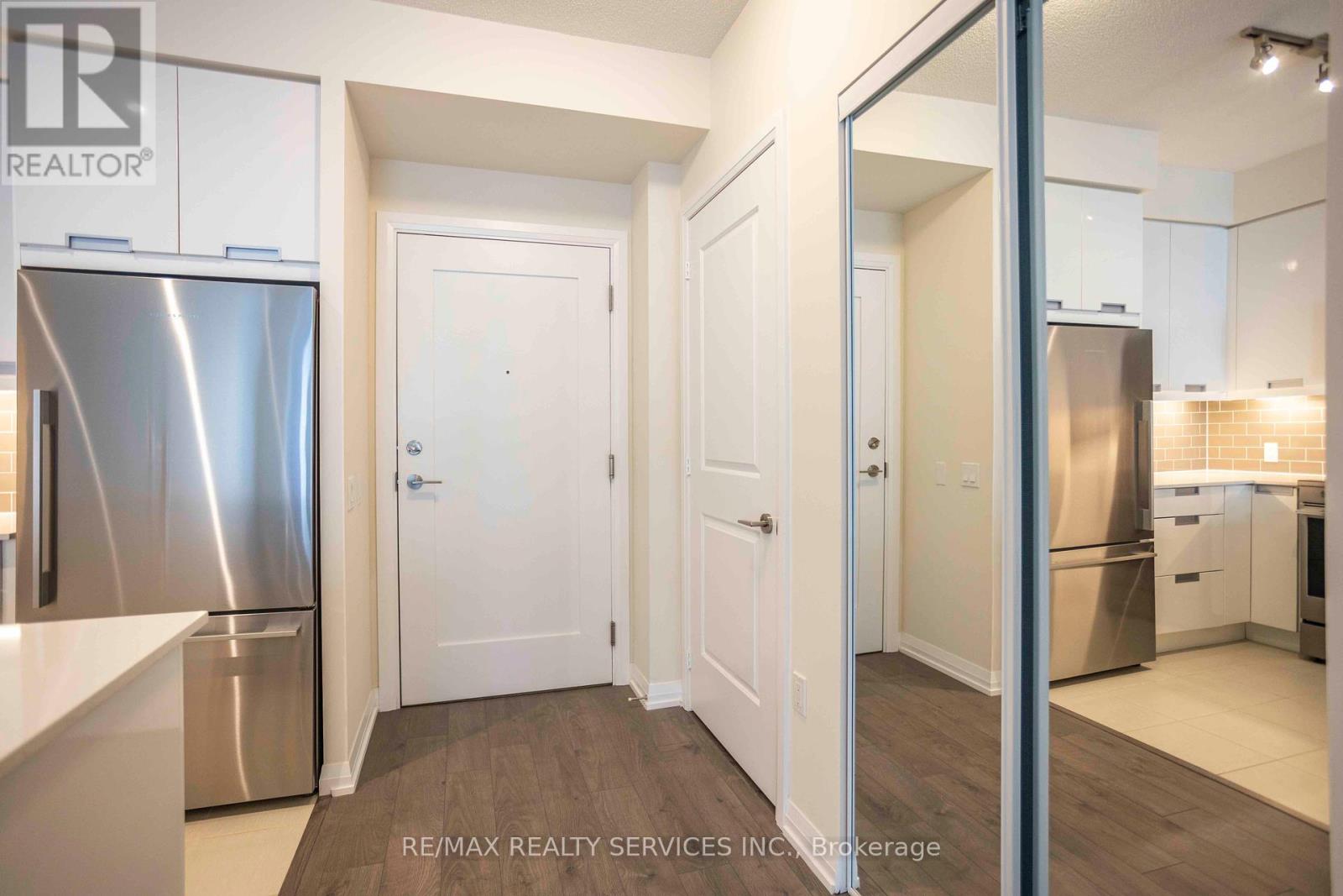 Photo 10 of 1215 35 Watergarden Drive W, Mississauga ON