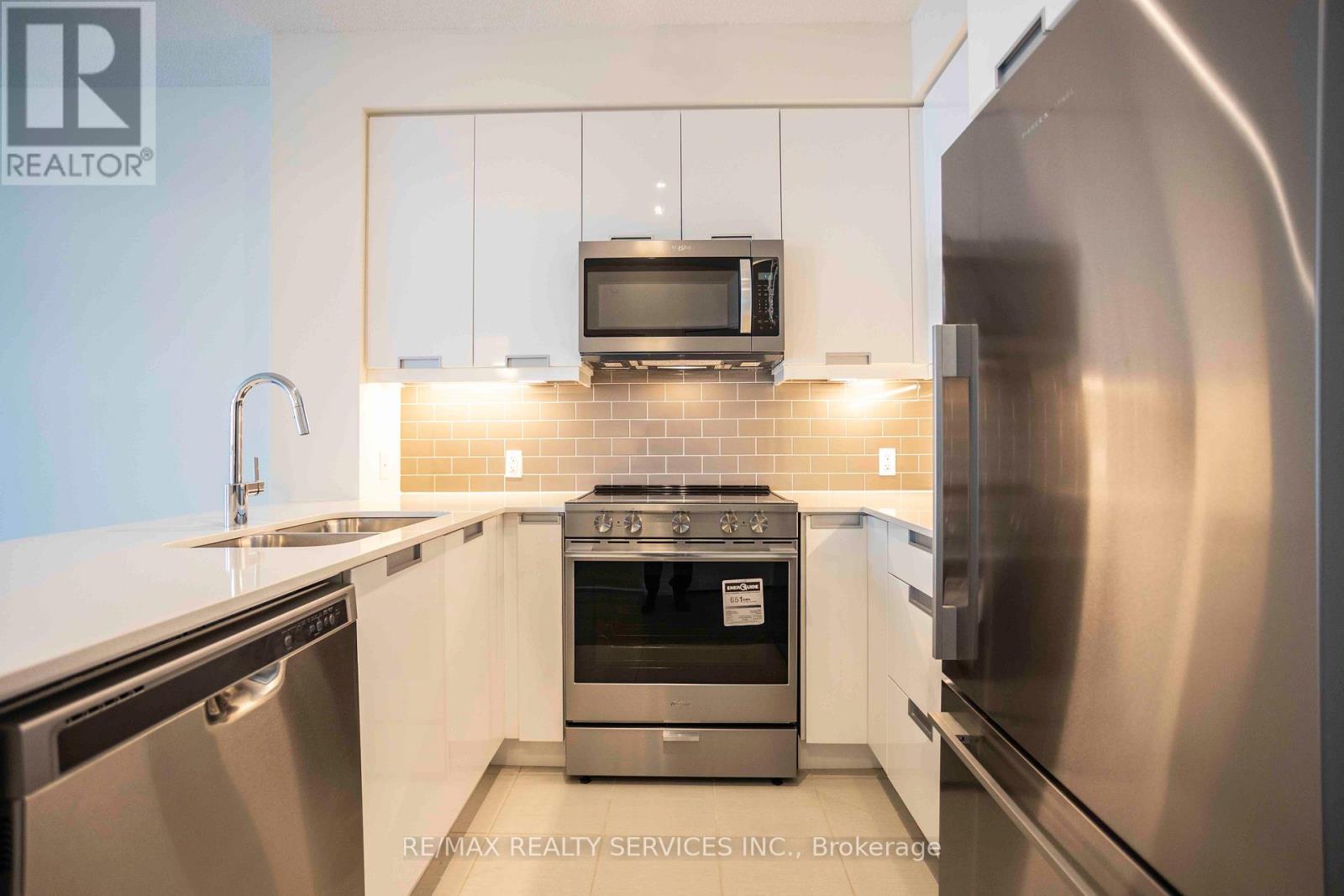 Photo 14 of 1215 35 Watergarden Drive W, Mississauga ON
