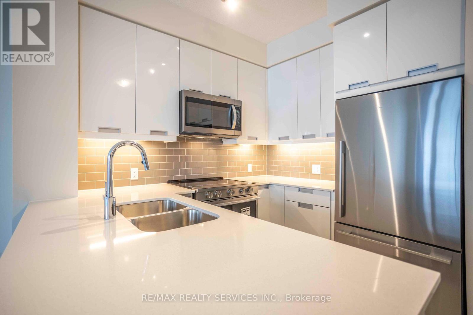 Photo 15 of 1215 35 Watergarden Drive W, Mississauga ON
