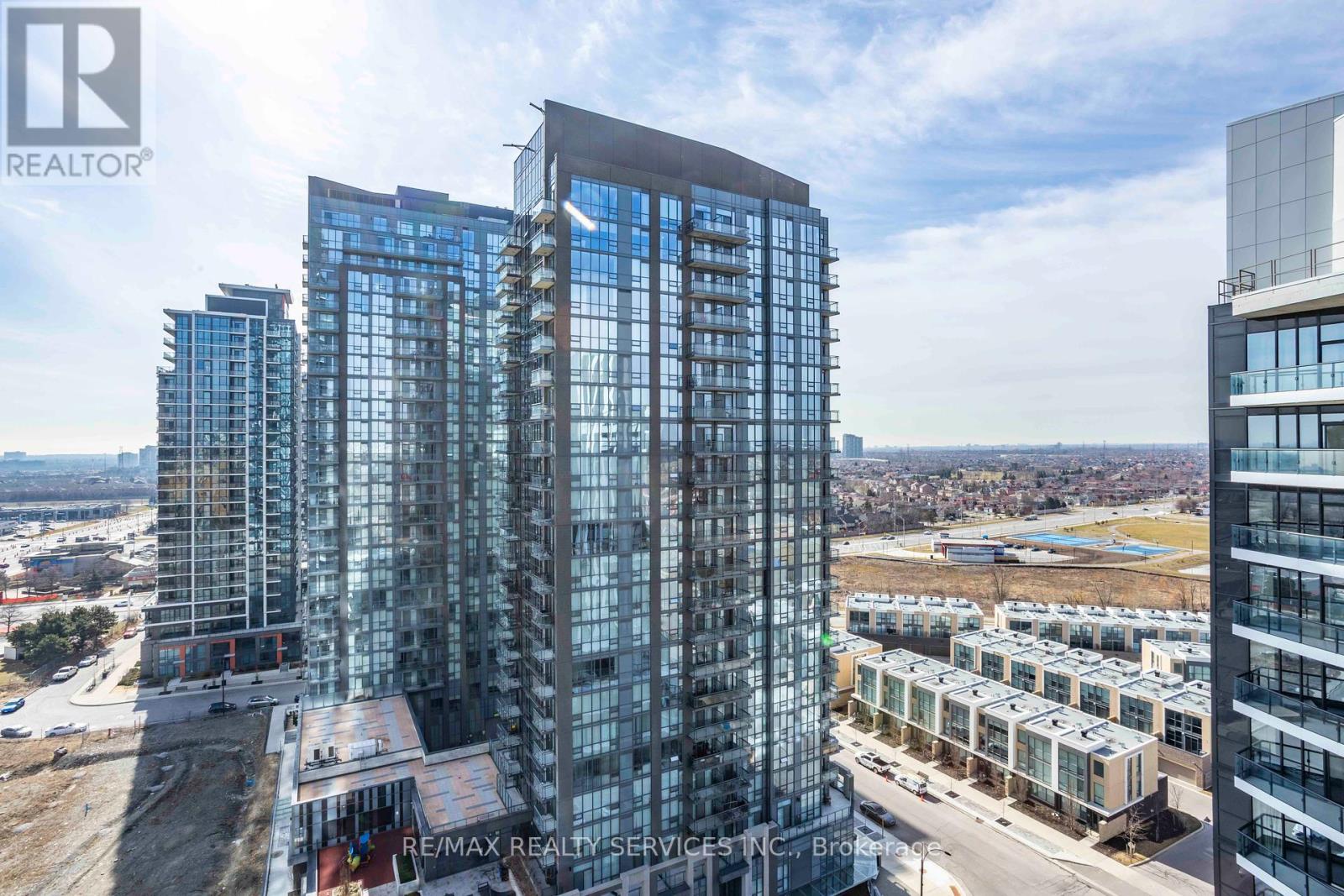 Photo 5 of 1215 35 Watergarden Drive W, Mississauga ON