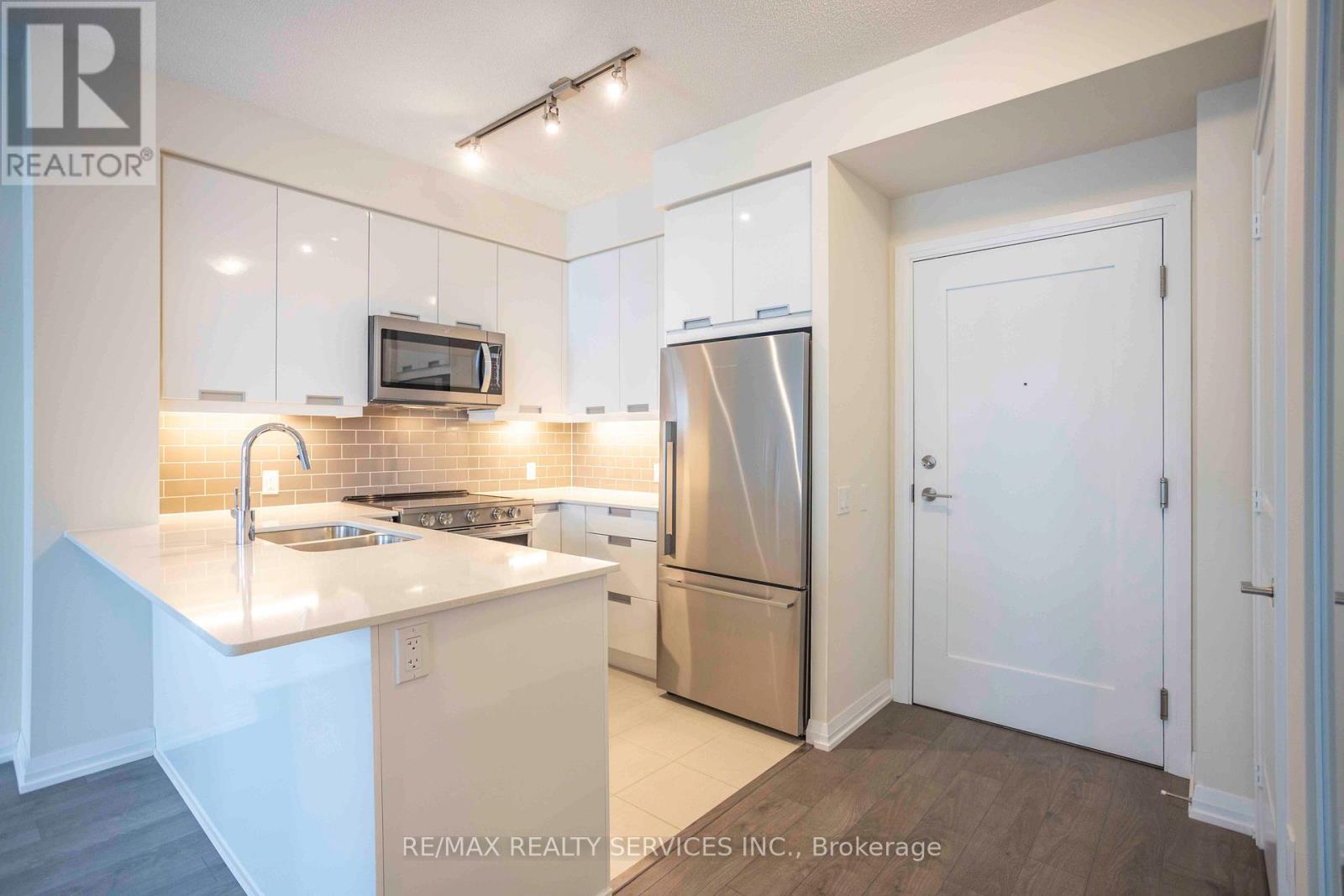 Photo 11 of 1215 35 Watergarden Drive W, Mississauga ON
