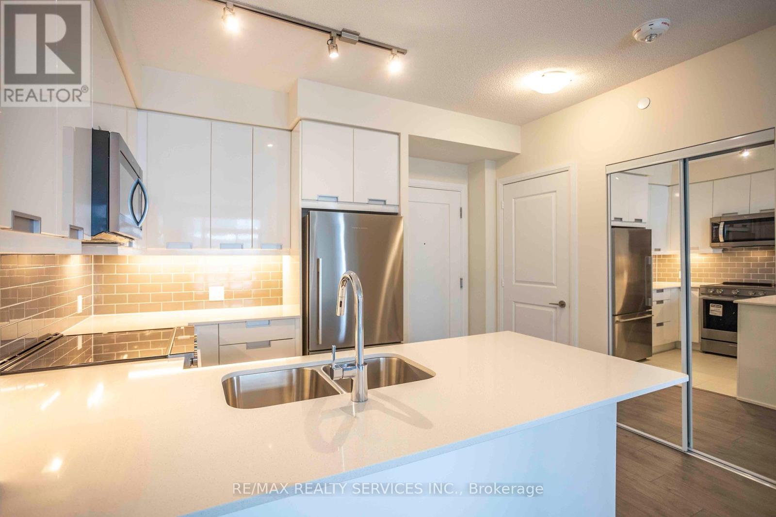 Photo 17 of 1215 35 Watergarden Drive W, Mississauga ON