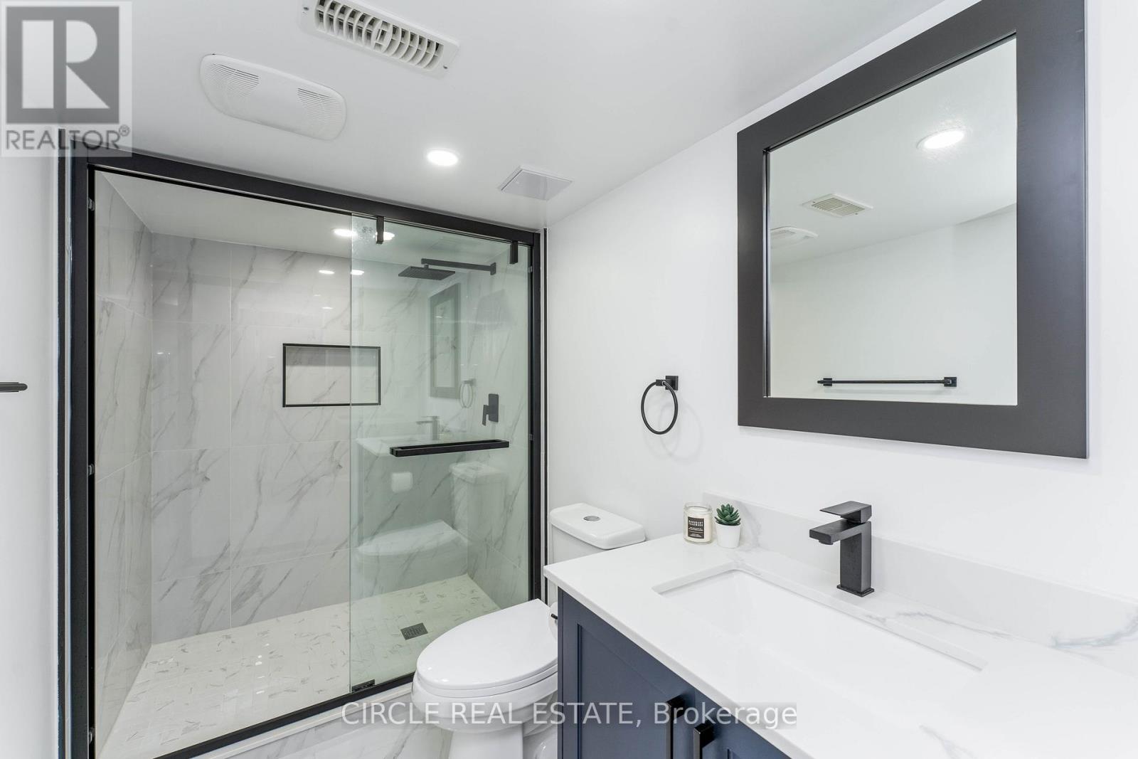 Photo 27 of 65 Hopewell Street, Vaughan ON