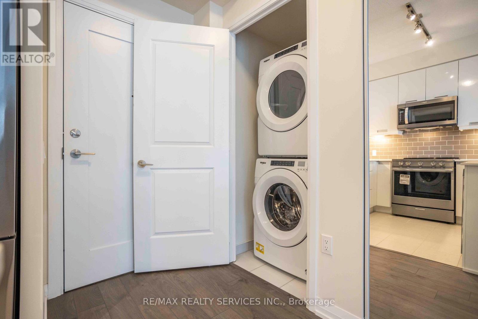 Photo 12 of 1215 35 Watergarden Drive W, Mississauga ON