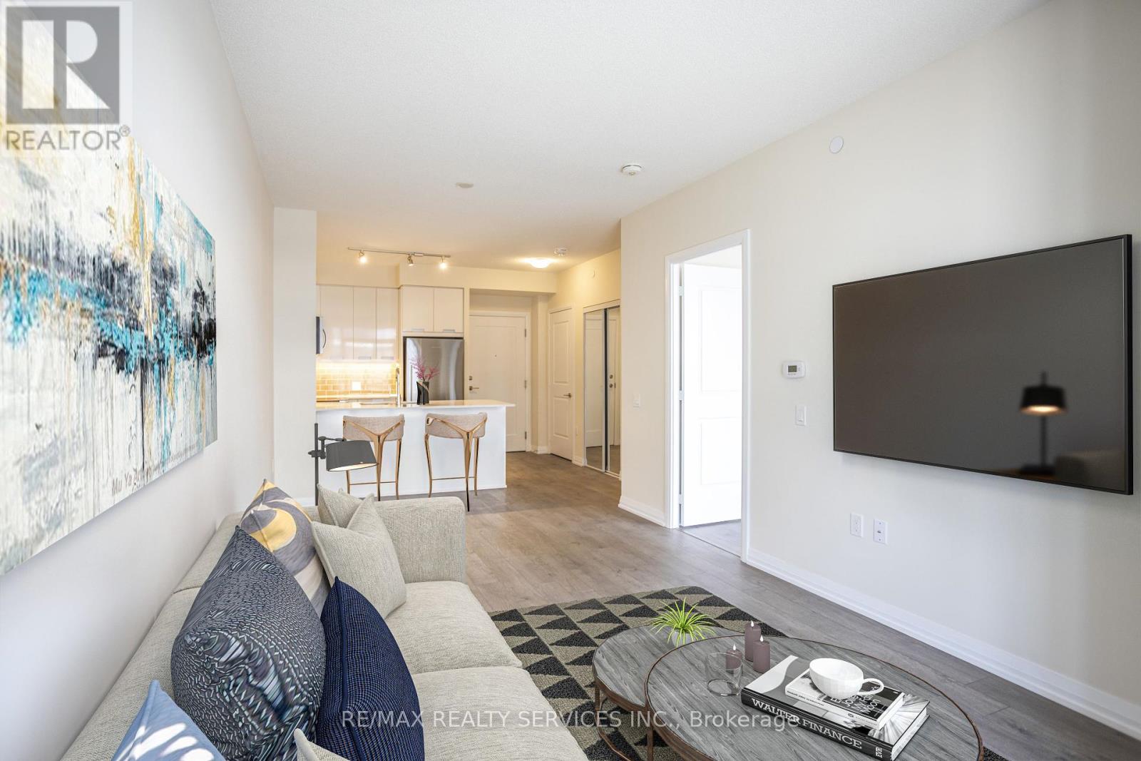 Photo 8 of 1215 35 Watergarden Drive W, Mississauga ON