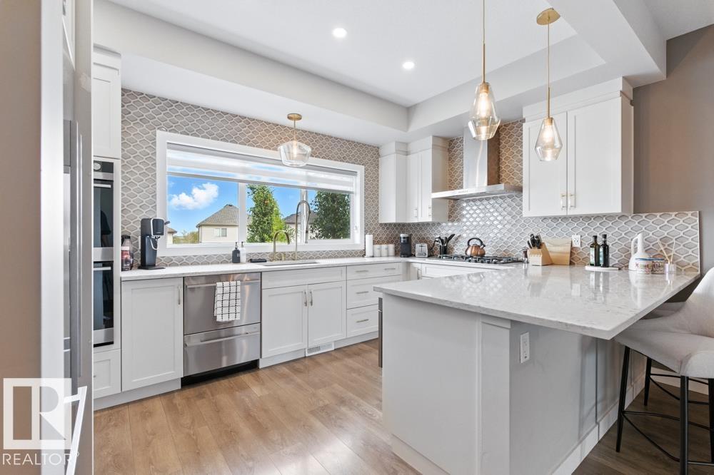Photo 10 of 305 Hawks Ridge Bv Nw, Edmonton AB