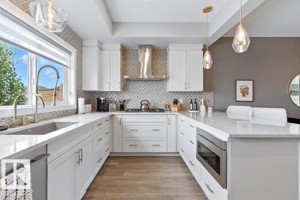 Photo 11 of 305 Hawks Ridge Bv Nw, Edmonton AB