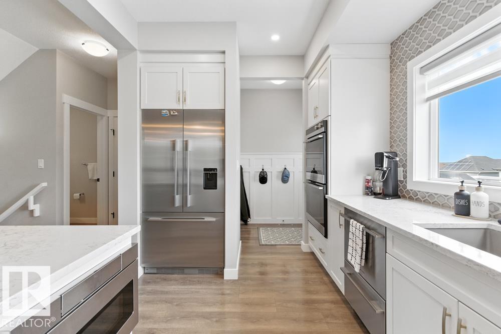 Photo 12 of 305 Hawks Ridge Bv Nw, Edmonton AB