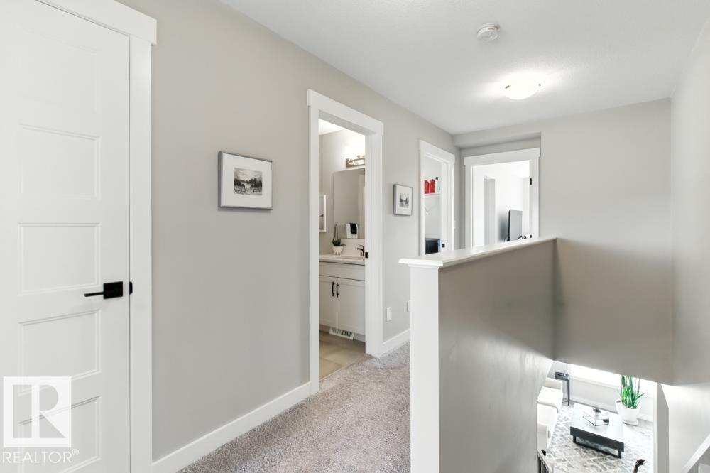Photo 18 of 305 Hawks Ridge Bv Nw, Edmonton AB