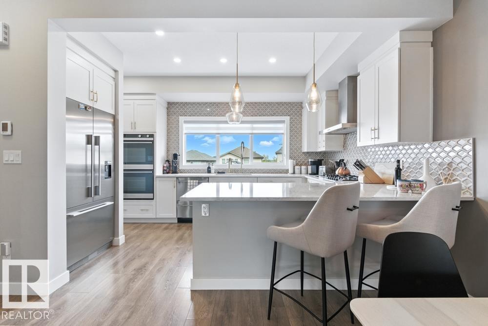 Photo 9 of 305 Hawks Ridge Bv Nw, Edmonton AB