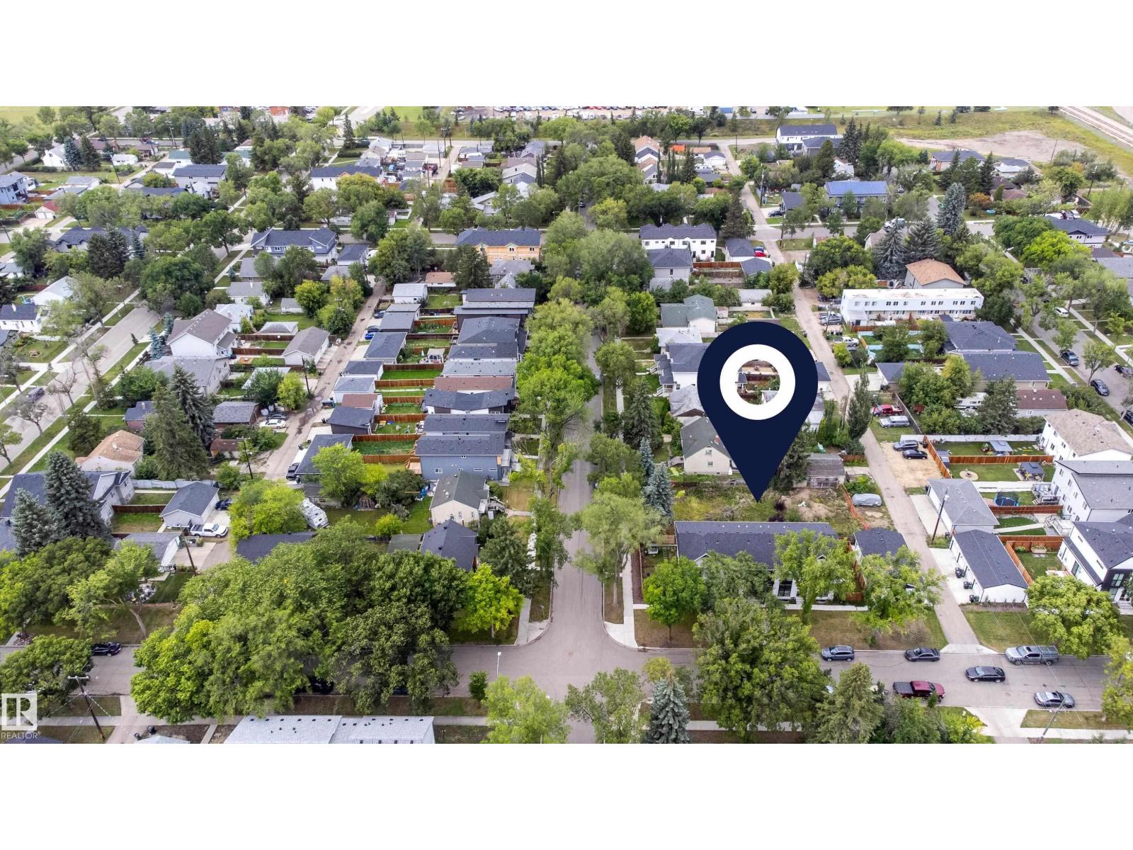 Photo 15 of 12107 123 St Nw, Edmonton AB