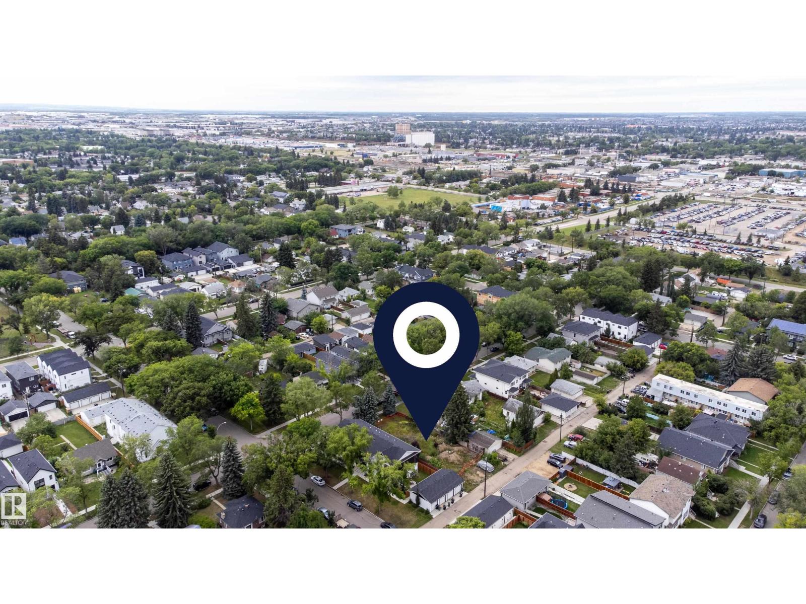 Photo 17 of 12107 123 St Nw, Edmonton AB
