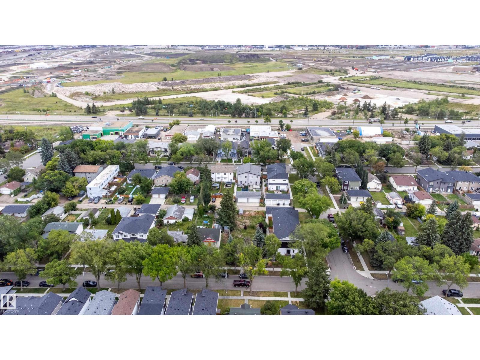 Photo 8 of 12107 123 St Nw, Edmonton AB