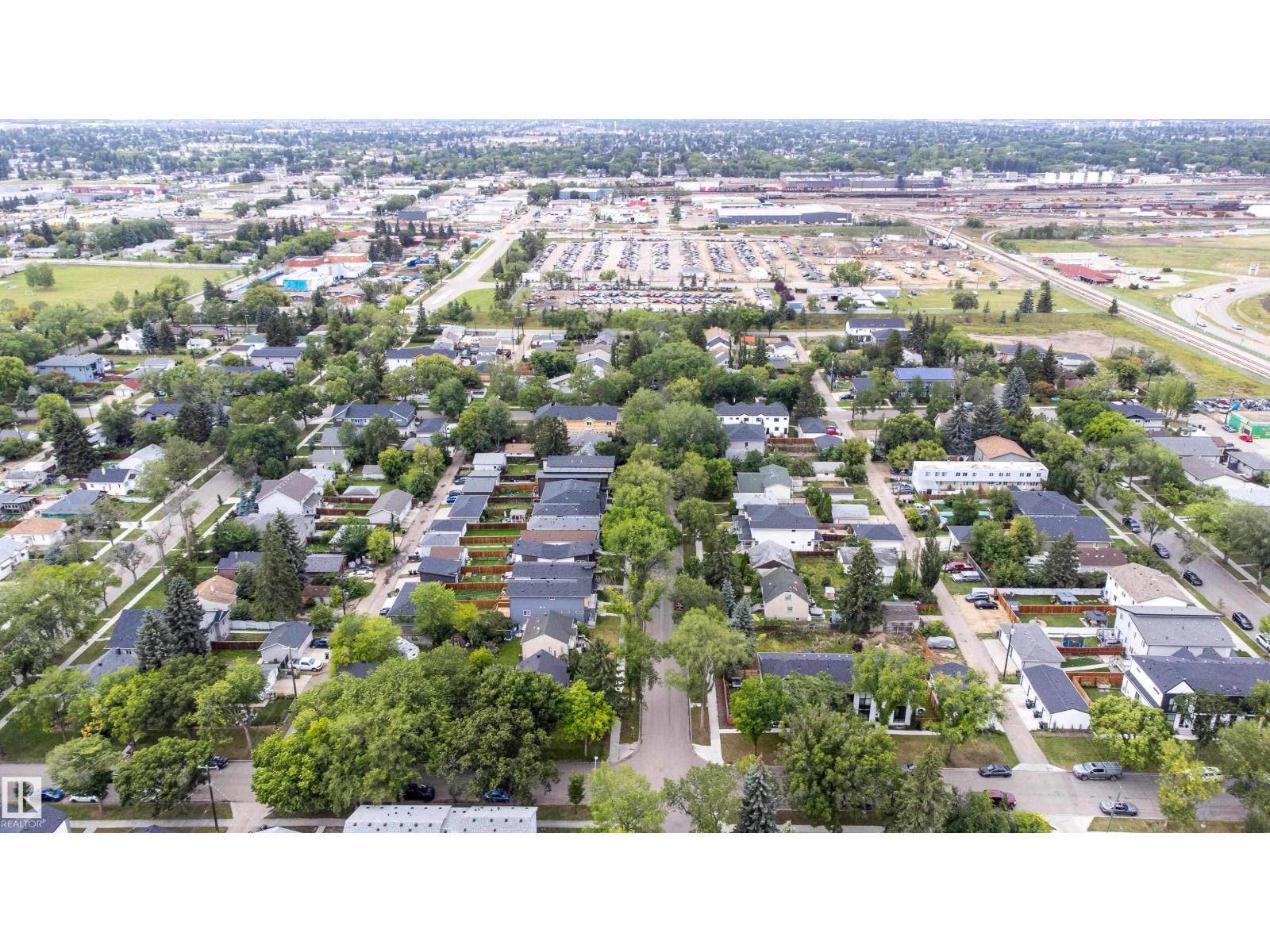 Photo 9 of 12107 123 St Nw, Edmonton AB