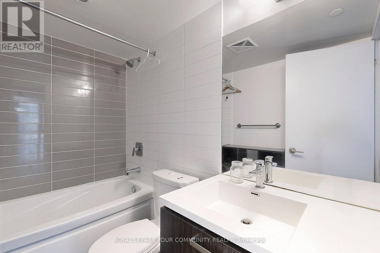 Photo 18 of 410 125 Redpath Avenue, Toronto ON
