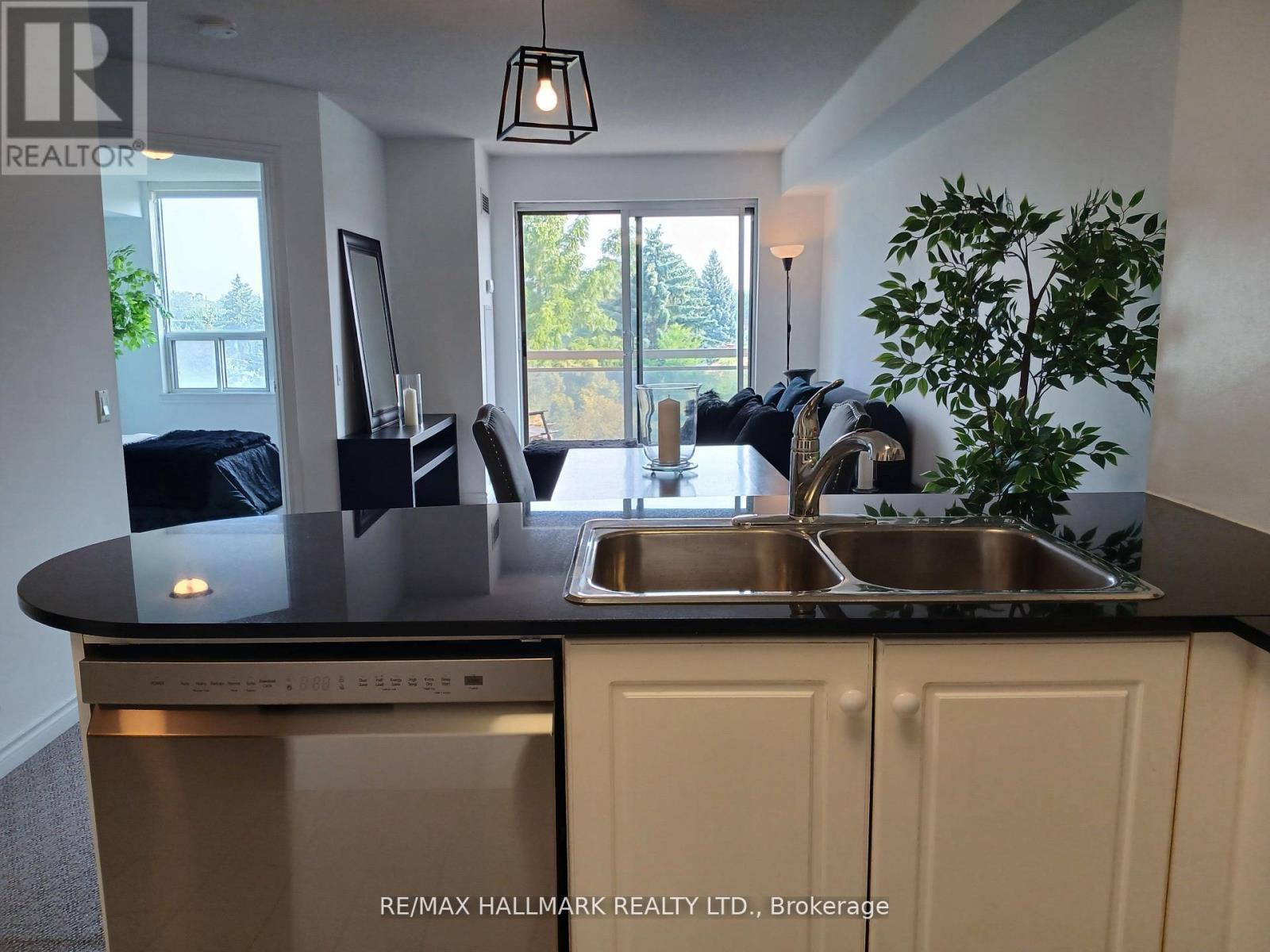 Photo 12 of 503 1720 Eglinton Avenue E, Toronto ON