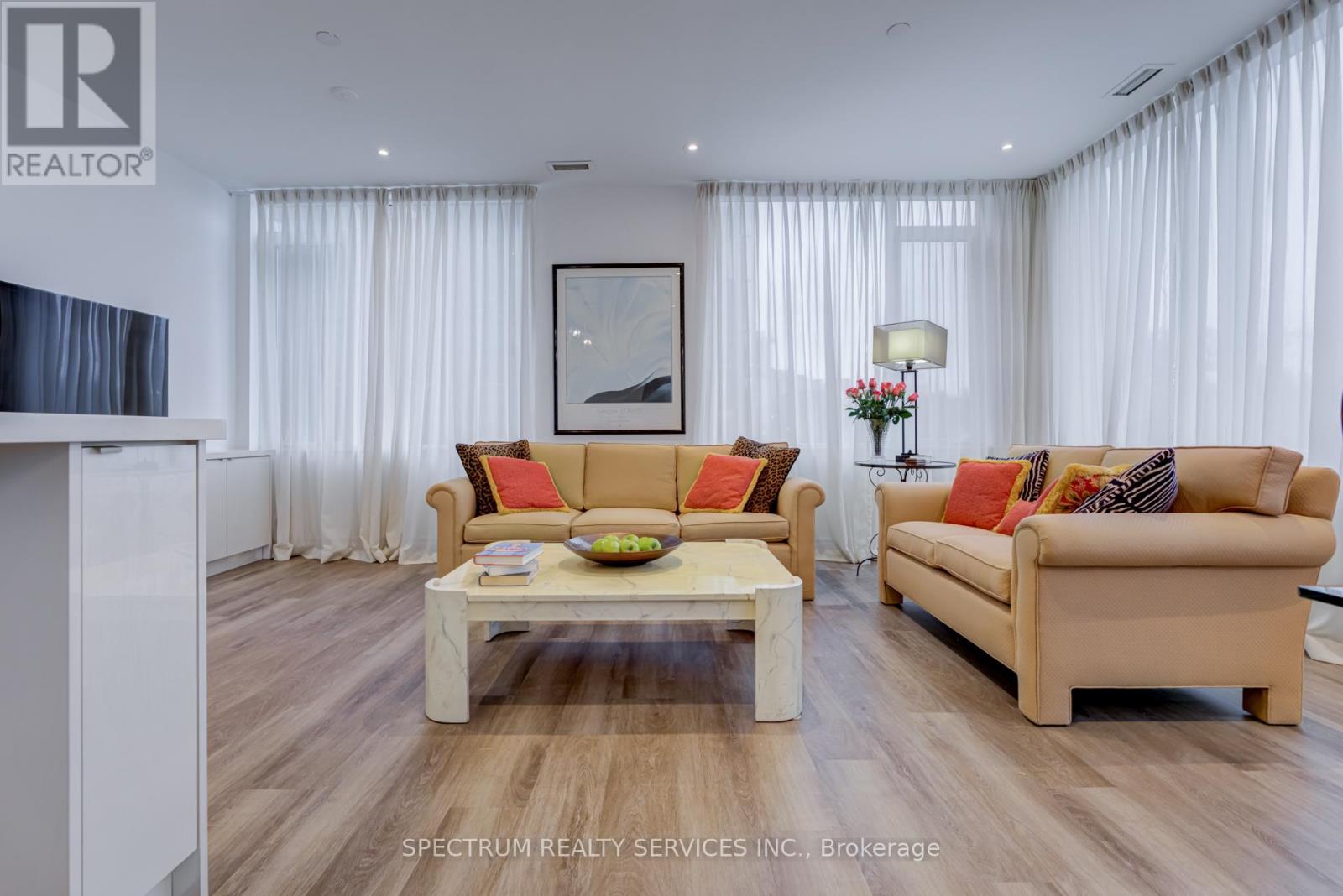 Photo 13 of 205 980 Yonge Street, Toronto ON