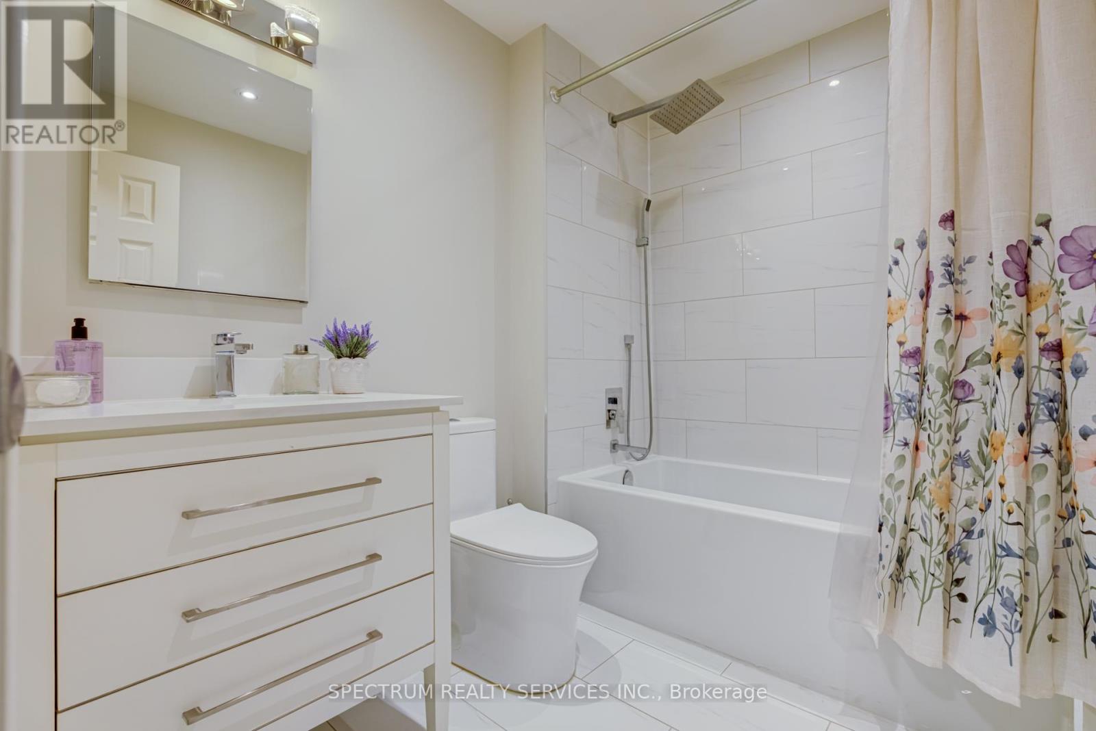 Photo 26 of 205 980 Yonge Street, Toronto ON