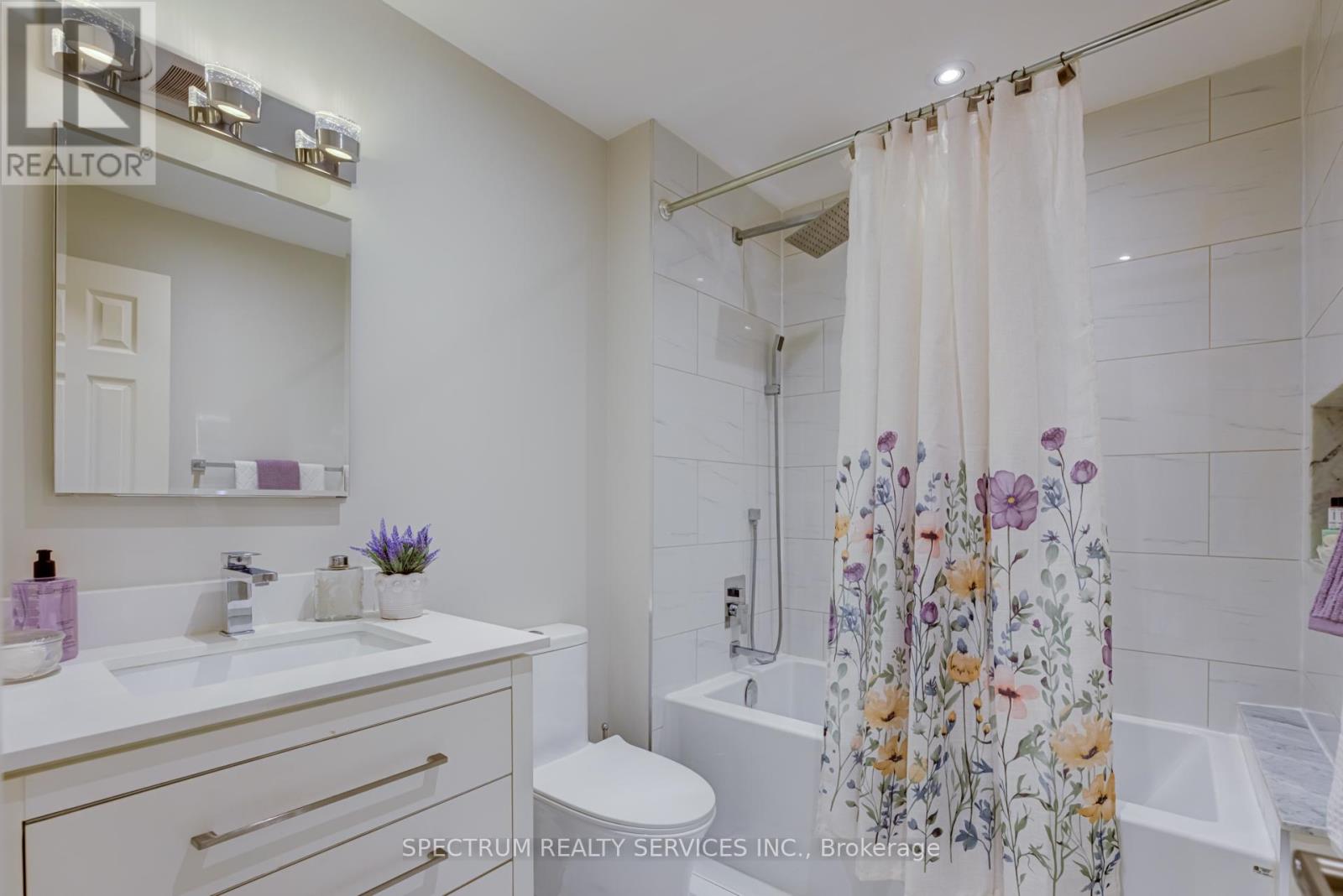 Photo 31 of 205 980 Yonge Street, Toronto ON