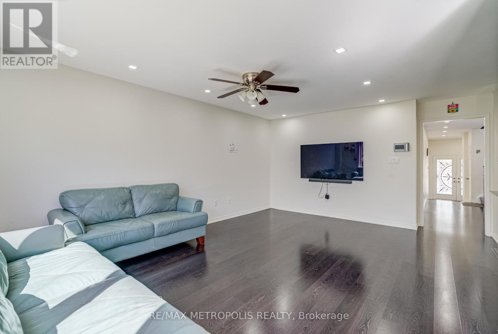 Photo 11 of 55 Formosa Avenue, Ajax ON