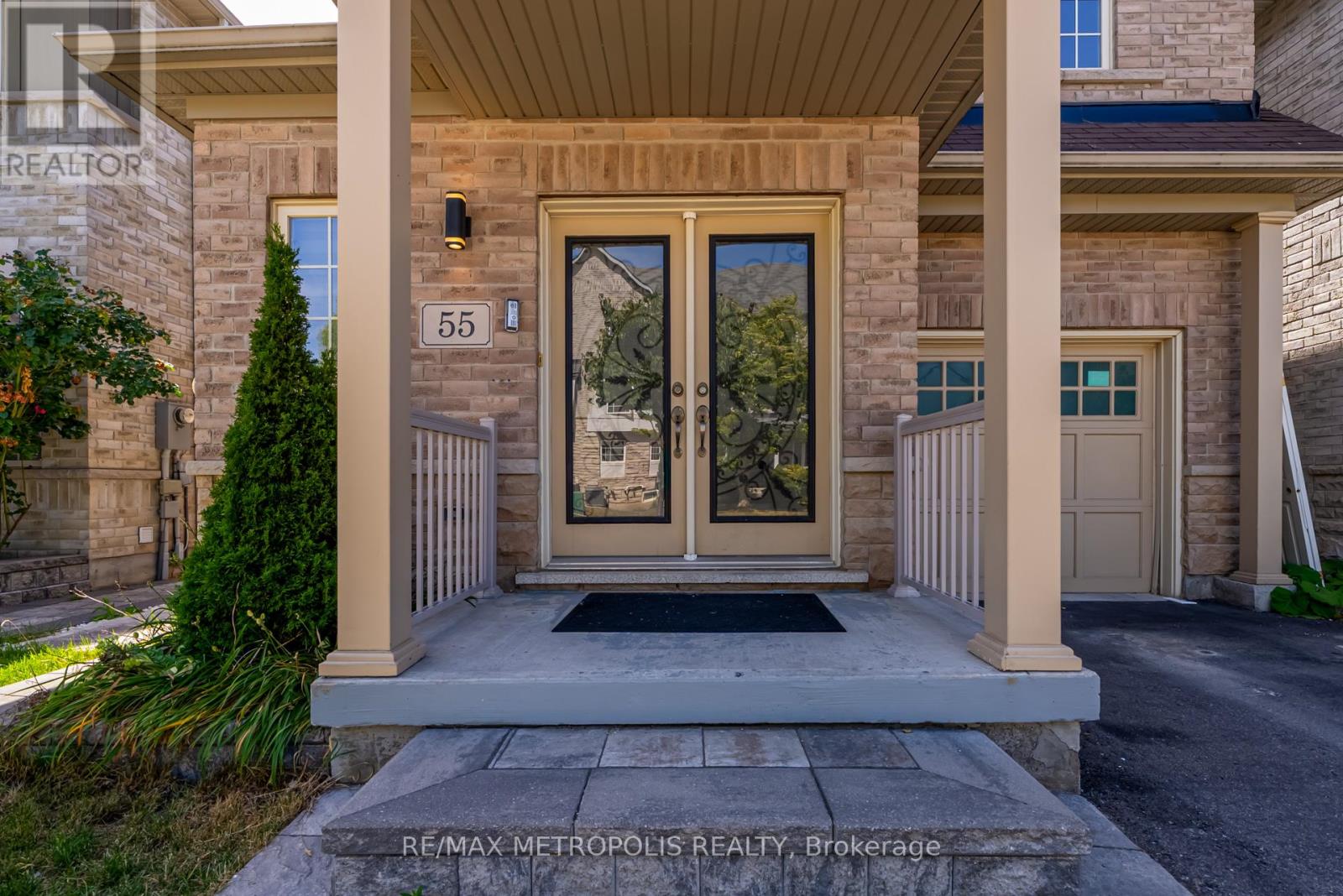 Photo 4 of 55 Formosa Avenue, Ajax ON