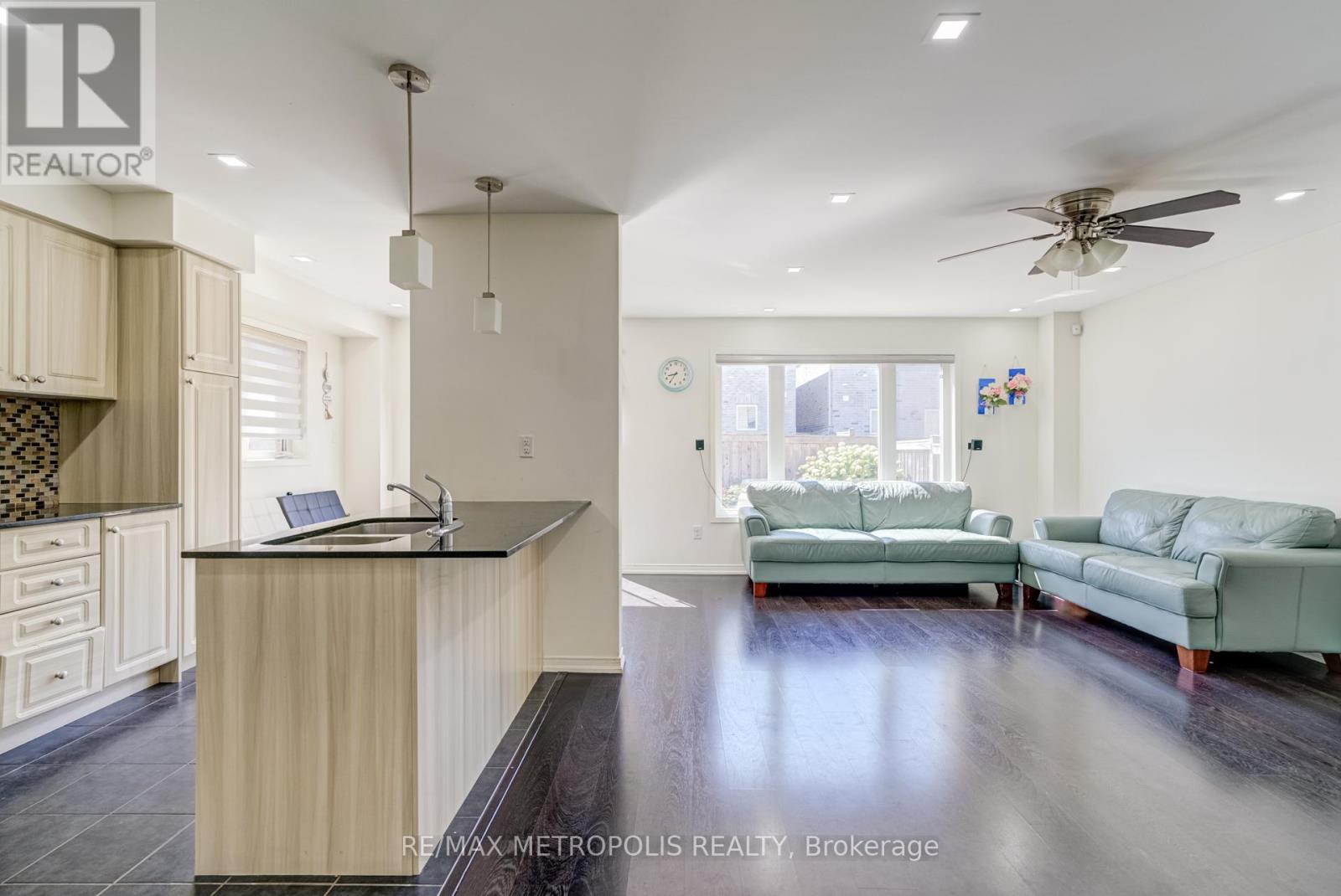 Photo 9 of 55 Formosa Avenue, Ajax ON