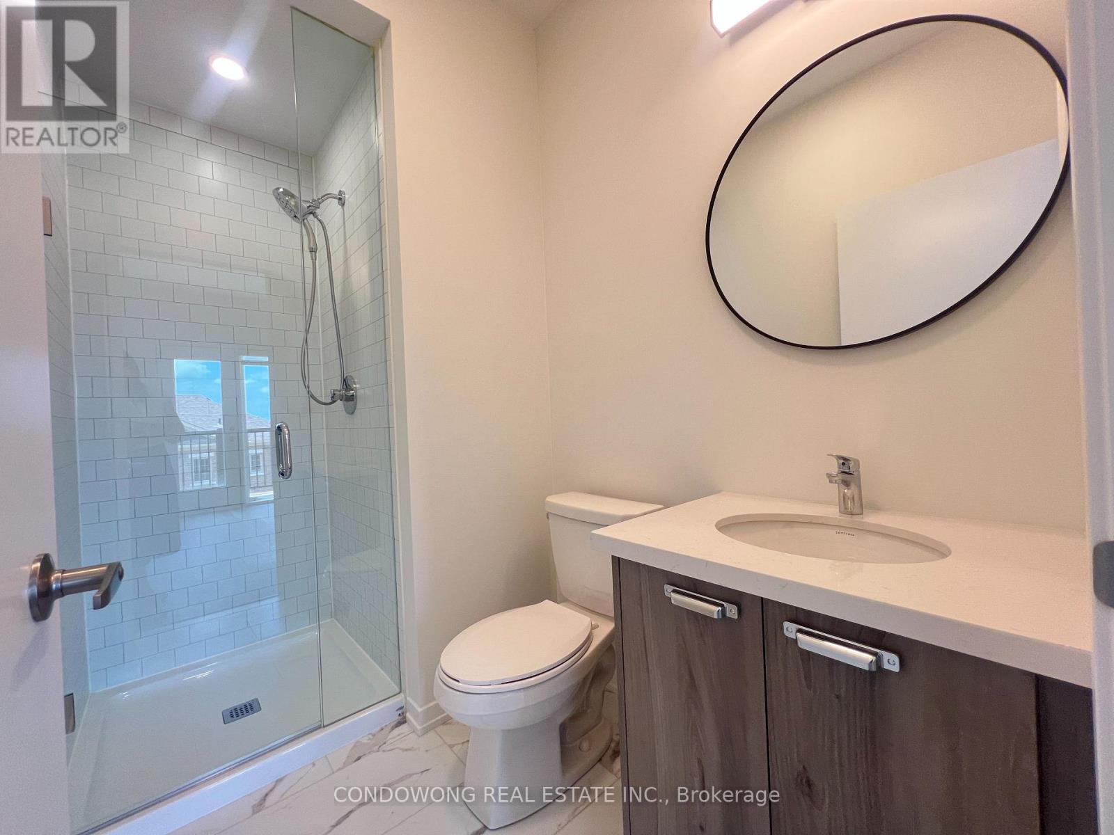 Photo 13 of 214 Matawin Lane, Richmond Hill ON