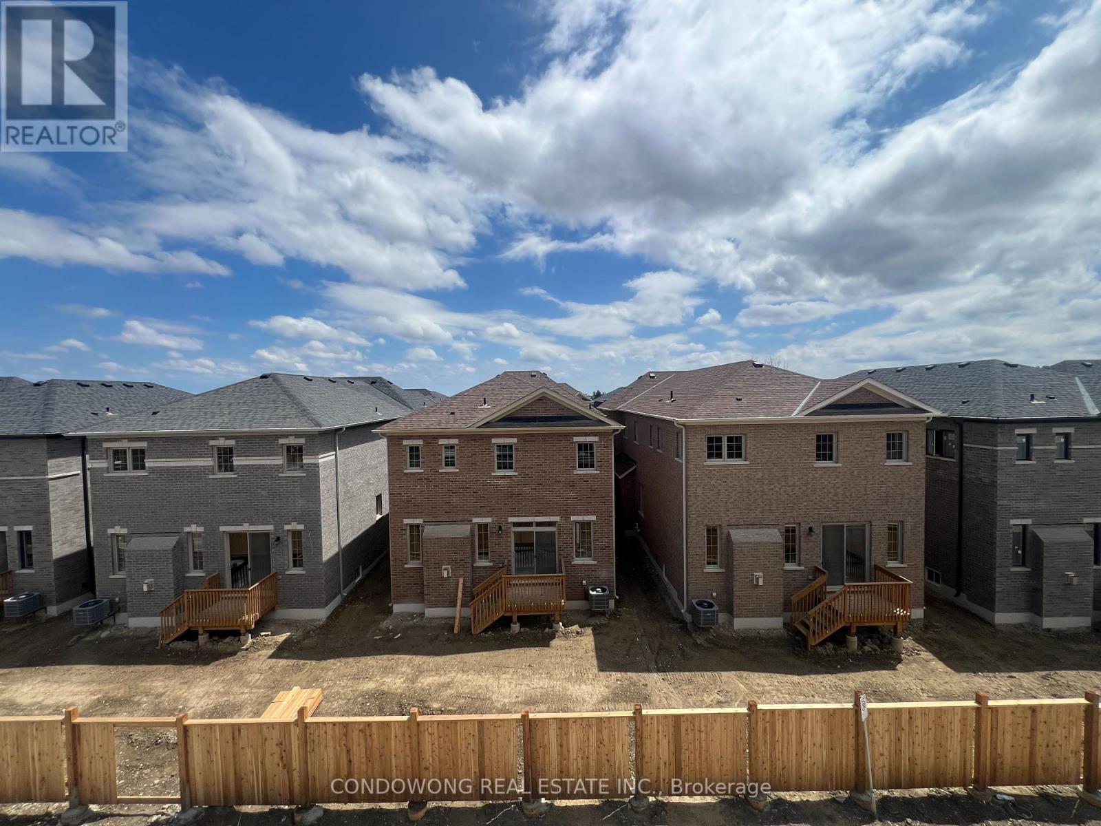 Photo 19 of 214 Matawin Lane, Richmond Hill ON