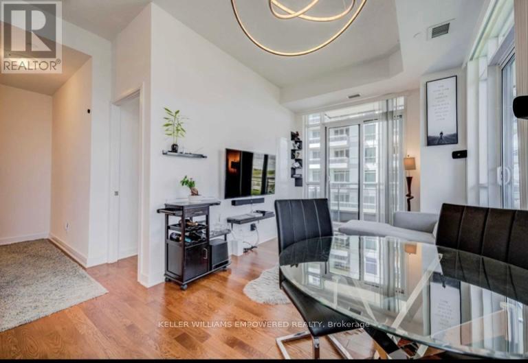 Photo 10 of 812 9199 Yonge Street, Richmond Hill ON