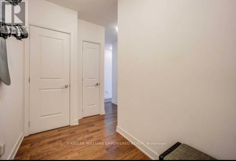 Photo 7 of 812 9199 Yonge Street, Richmond Hill ON